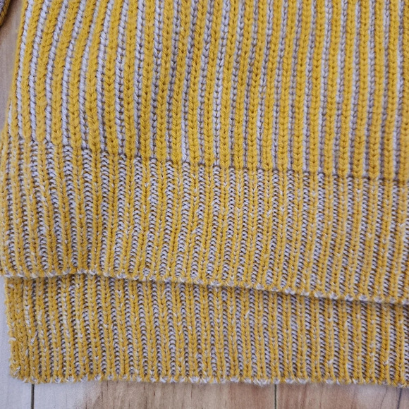 TOPSHOP Mock Neck Sweater Mustard Yellow size 8-10 MEDIUM - Picture 4 of 11